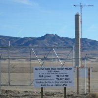 Crescent Dunes tower - Picture: http://www.flickr.com/photos/donbrr/